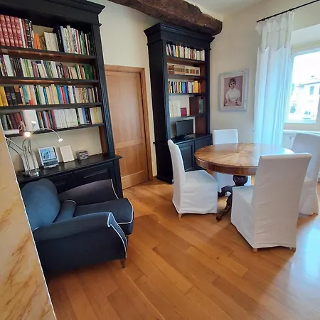Lägenhet Casa Laura In Piazza Provenzano Siena
