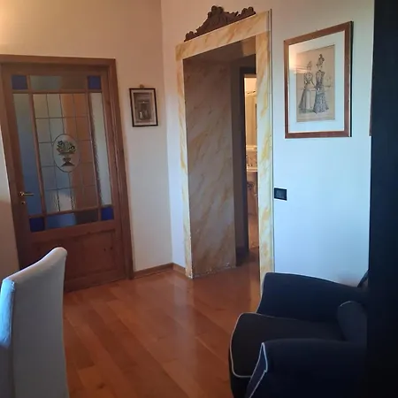 Casa Laura In Piazza Provenzano Lejlighed *