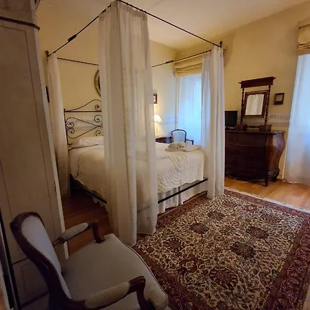 Casa Laura In Piazza Provenzano Siena