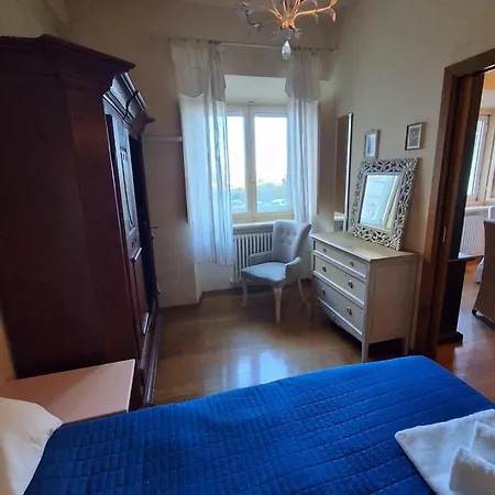 Casa Laura In Piazza Provenzano Lejlighed
