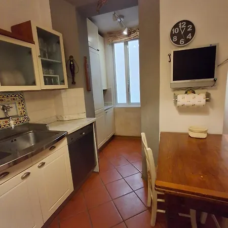 Casa Laura In Piazza Provenzano Lejlighed
