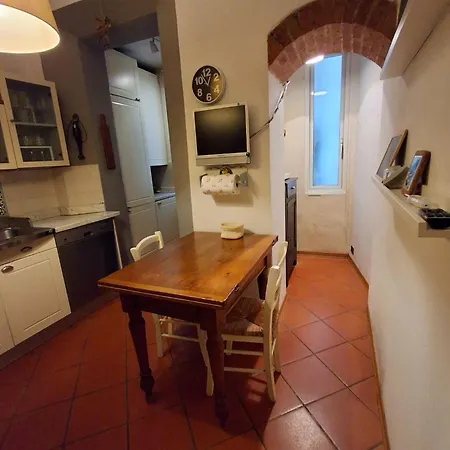 Casa Laura In Piazza Provenzano Siena